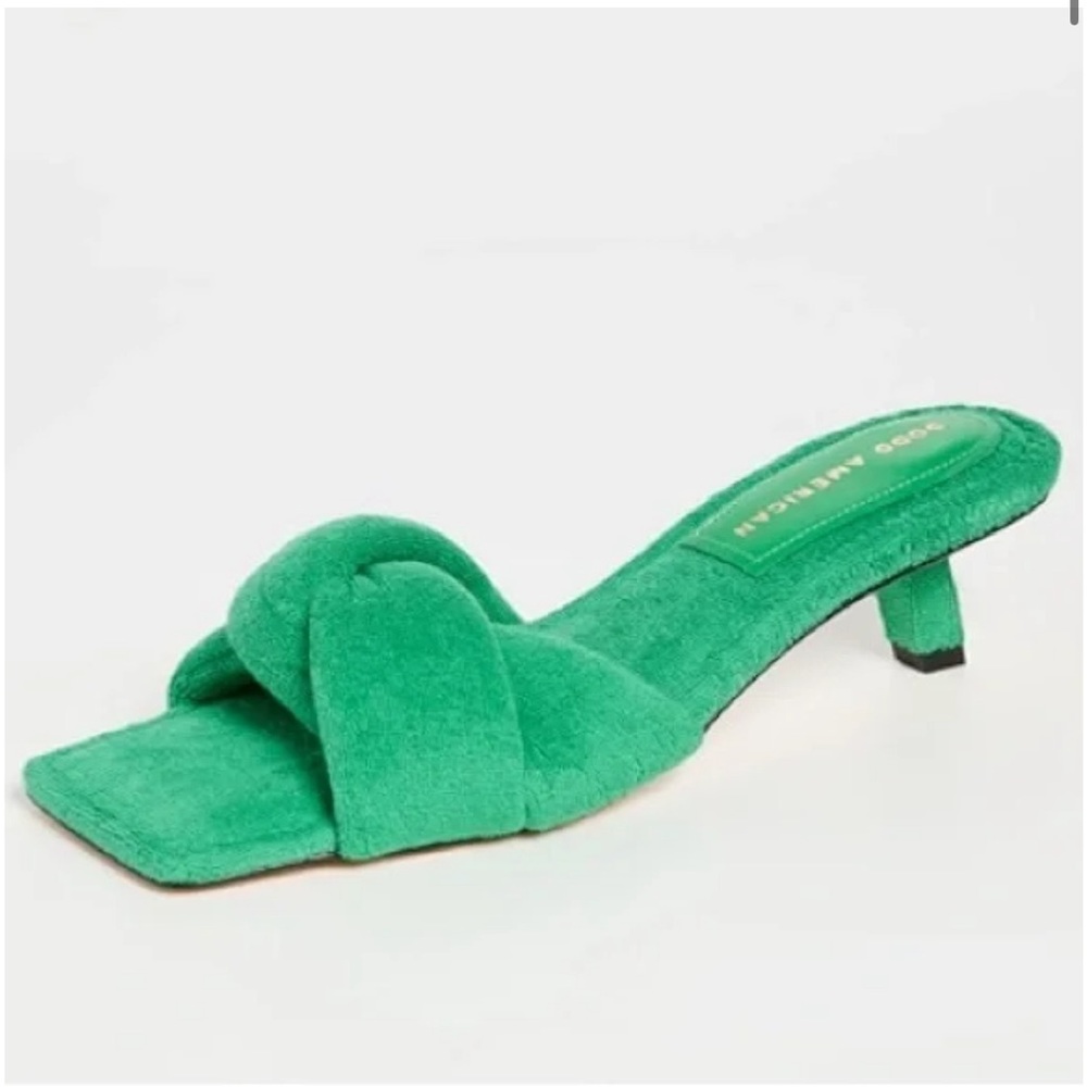 Good American kitten heels